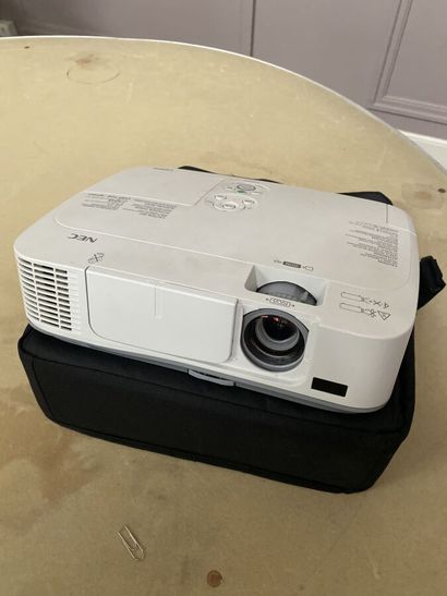 NEC projector (old model)