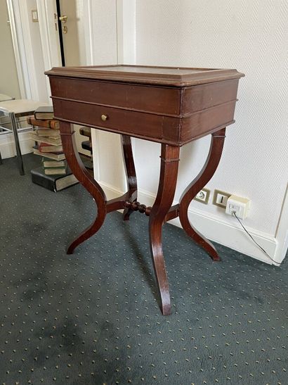
Louis XVI style desk 




We joined a coffee...