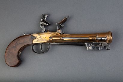 Strong marine flintlock box gun with bayonet...
