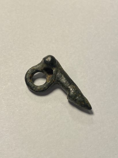 Antique pendant representing a phallus
L...