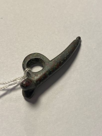 Antique pendant representing a phallus
L...