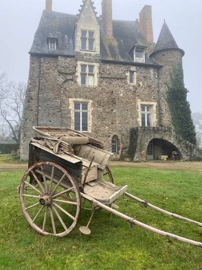 Carriage on horseback. Hub inscribed 