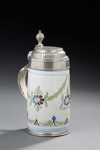 Mug in polychrome earthenware, decorated...