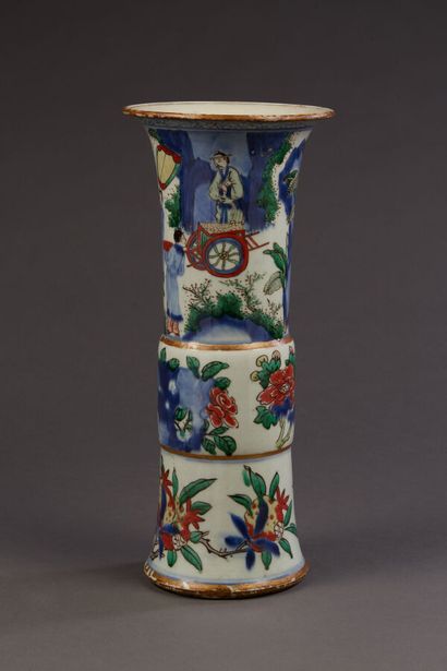 CHINA - Transition period, 17th century
Porcelain...