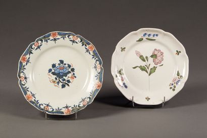 ROUEN - Earthenware plate with scalloped...
