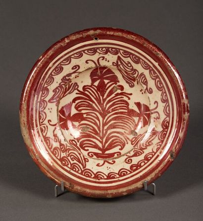 Soup bowl in red and cream enamelled ceramic...