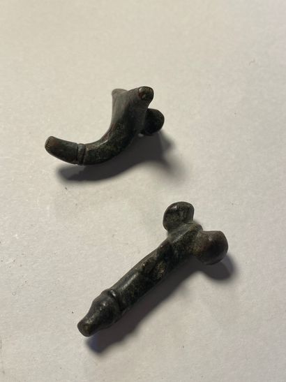Two antique phallus in bronze
L : 3 cm and...
