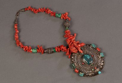 Ethnic necklace in stamped and engraved metal,...