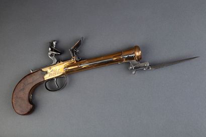 Strong marine flintlock box gun with bayonet...