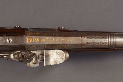 Long pair of flintlock pistols of officer....