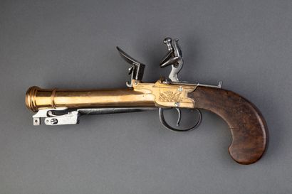 Strong marine flintlock box gun with bayonet...
