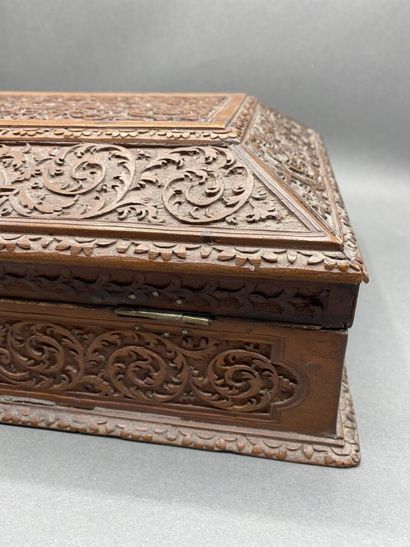 Wedding box in wood of Saint Lucia with carved...