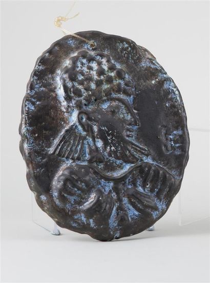 Casting-medallion in patinated plaster with...