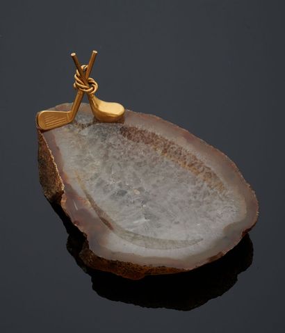 CHAUMET Paris - Carved agate cup decorated...
