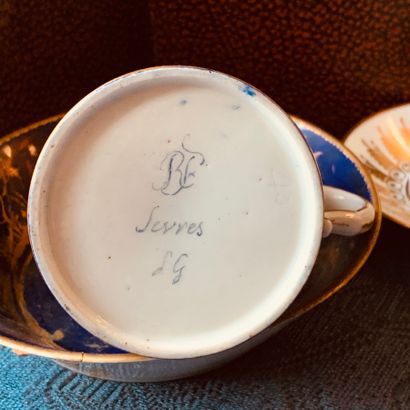 IN THE ETRUSCAN BASIN 

Two cups and their...