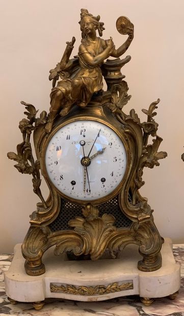 Gilt bronze clock of the Louis XV period,...