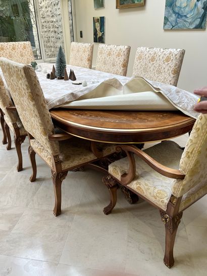 
Dining room table in wood veneer

Modern...