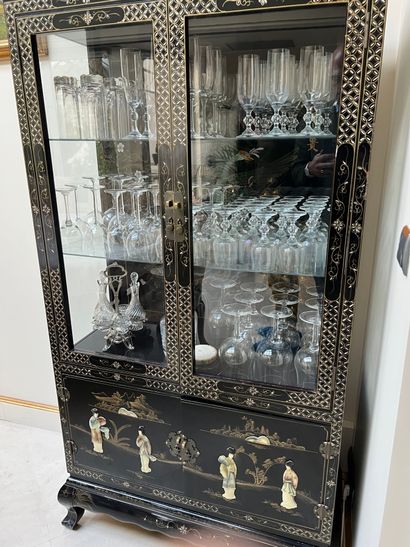 
Black lacquered wood sideboard (wear and...