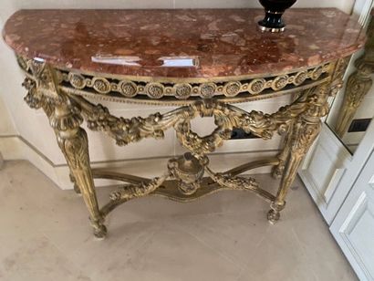 
Console in medium and gilded wood

Modern...