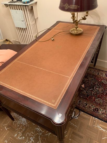 
Louis XVI style stained wood desk (shocks...