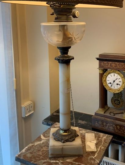 
Kerosene lamp with onyx body (piece to be...