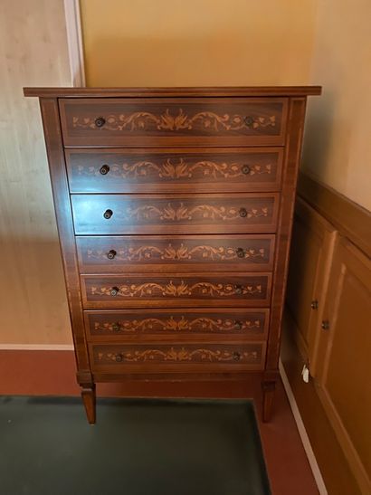 
Semainier in wood veneer decorated with...