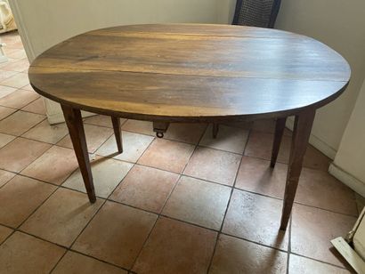 Rustic wing table

76 x 121 x 104 cm