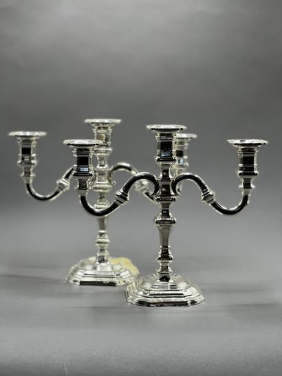 Paire de petits candélabres à trois bras...