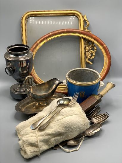 Mannette including part of silver plated...