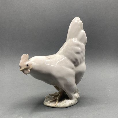 Chicken in Copenhagen porcelainpolychrome.

Signed

Height...