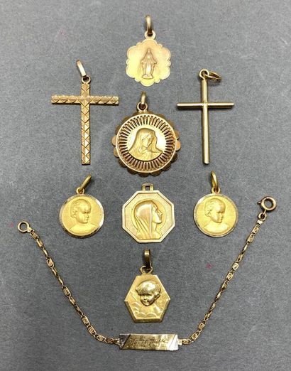 Gold lot including: crosses, medals of the...