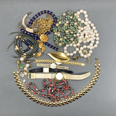 Lot of costume jewelry