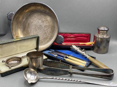 Lot including : 

PUIFORCAT Silver plated...