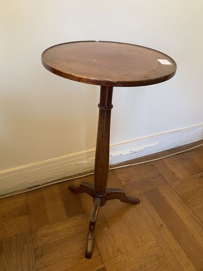 Small tripod pedestal in natural wood 

H...