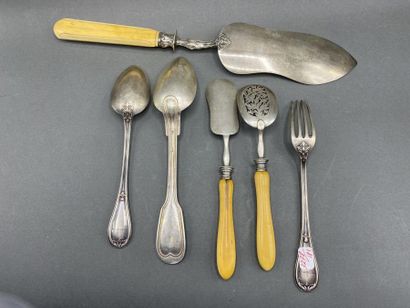 Lot of various silver 

Gross weight : 340...