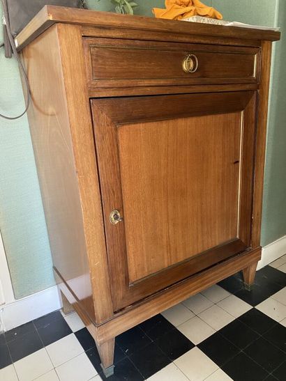 Piece of furniture with height of support...