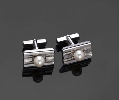 Pair of quadrangular silver plated cufflinks...