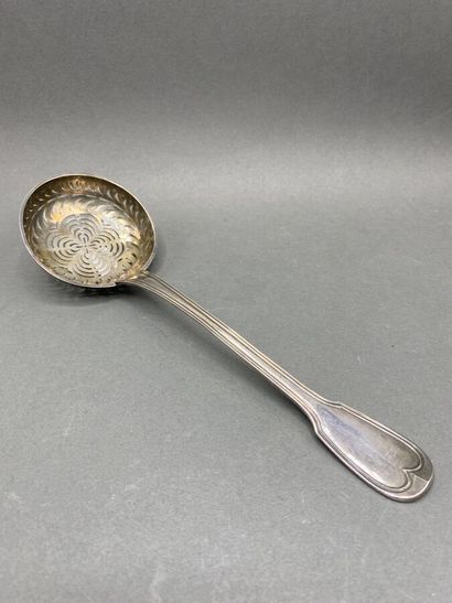Silver sprinkling spoon net model

Marked...