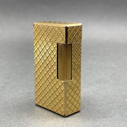 FLAMINAIRE

Gold-plated metal lighter with...