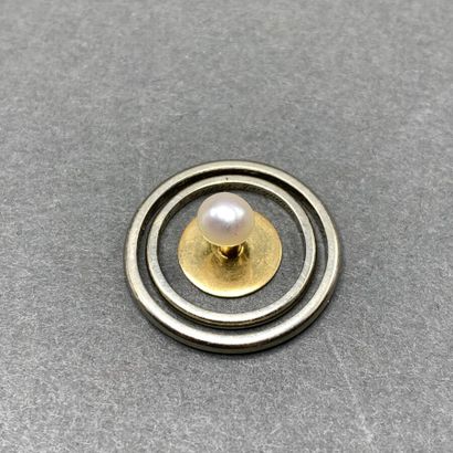 Gold debris 18 k (750 thousandths), two wedding...