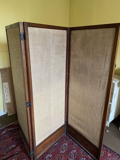 Modern screen 

H : 153 cm 

Width of a panel...