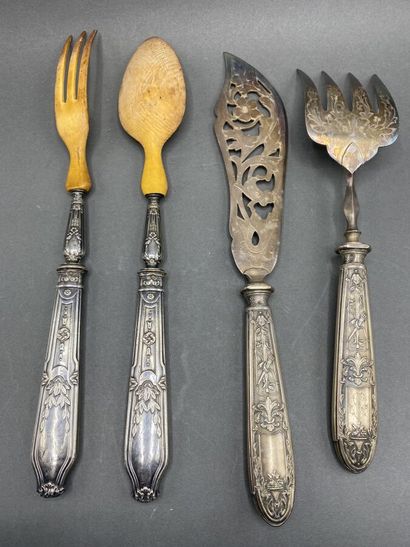 Serving and salad servers in filled silver

Gross...