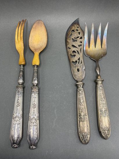 Serving and salad servers in filled silver

Gross...