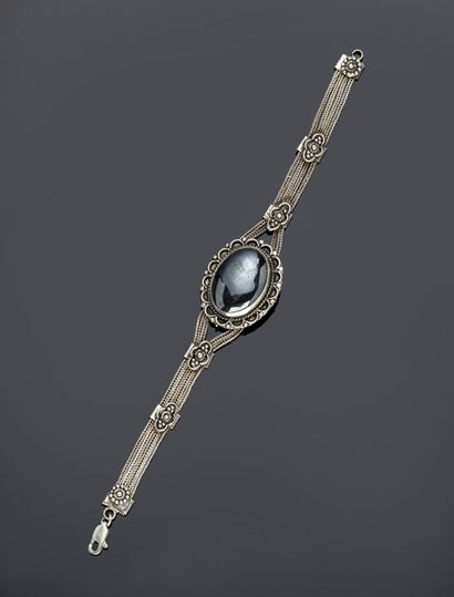 
Flexible silver bracelet with small links...