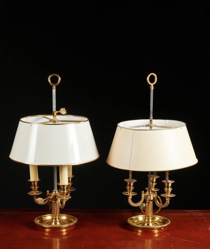 Paire de lampes bouillottes en métal doré...
