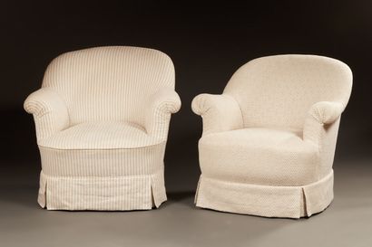 Deux bergères confortables. L'une couverte...