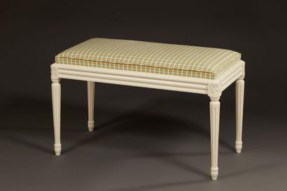 Banquette de style Louis XVI en bois laqué...