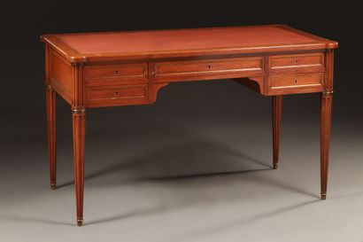 Bureau à caissons de style Louis XVI en bois...