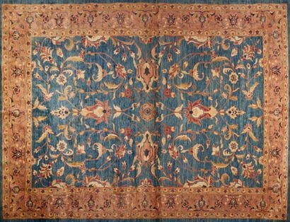 Tapis en laine Farhan à décor floral dans...