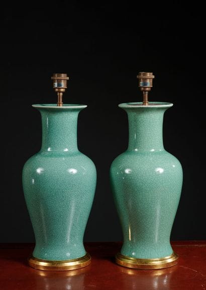 Vaughan Designs, Fishtail vase, crakled green....